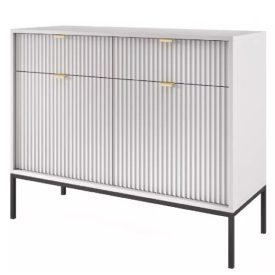 Modern kétajtós matt világosszürke komód fekete lábakkal, felső fiókokkal. Szélesség (cm): 104 Magasság (cm): 83 Mélység (cm): 39