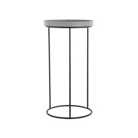 Modern gránit hatású kisasztal szürke színű lappal, fekete fém lábakkal. Mérete: 69 x 36 x 36 cm