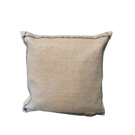Natúr bézs díszpárna szürke szegéllyel mérete: 45*45 cm