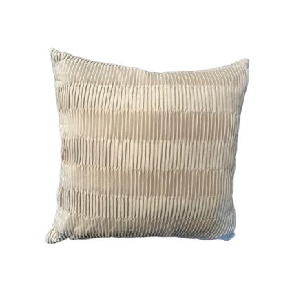Bézs díszpárna sűrű bordázott felülettel mérete: 45*45 cm