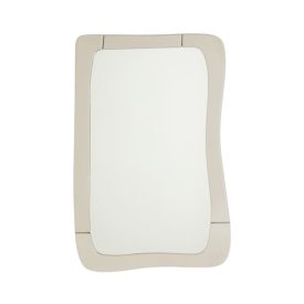 Szabálytalan formájú, bézs keretes tükör matt felülettel, hátul két akasztóval.  Hossza 54 cm. Magassága 83.2 cm.